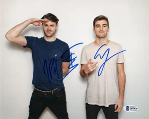 THE CHAINSMOKERS ALEX PALL ANDREW TAGGART SIGNED 8x10 PHOTO RARE BECKETT BAS - Picture 1 of 2