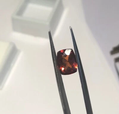 loose Semi precious stones 1 approx 2.00 9x7mm Messonite Garnet - Image 1 of 4