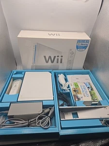 Nintendo Wii Wii Video Game Console Bundle Complete In Box - TESTED Clean - Picture 1 of 7
