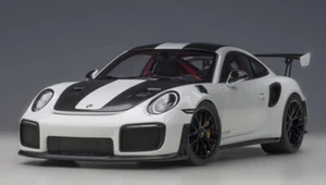78171 AUTOart 1:18 Porsche 911 991.2 GT2 RS Weissach Package White Carbon Black - Picture 1 of 6
