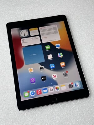 Apple iPad Pro 1st Gen. 32GB, Wi-Fi + 4G (Unlocked), 9.7 in - Space Grey -107 - Image 1 of 4