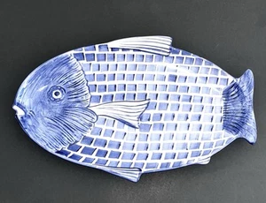 Piatto Pesce Vintage Italia Ceramica Blu e Bianca 16”x10,5” - Foto 1 di 3