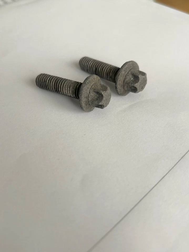 Schraubensatz Auspuff Original Smart 451 Schrauben Endtopf Endschalldämpfer - Bild 1 von 1