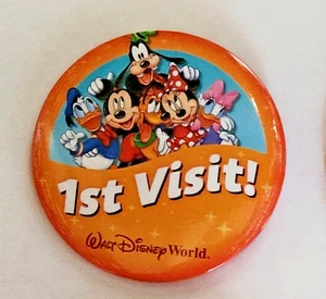 Walt Disney World 1st Visit Pin Button w Mickey Minnie Goofy Donald Daisy Pluto - Picture 1 of 8