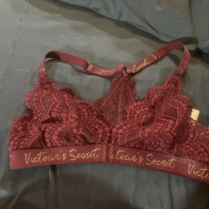 Victoria's Secret Lace Bralette Small Burgundy No Padding - Picture 1 of 3