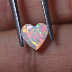 1.1 Cts 7.7x8.1 MM Natural AAA Red Green Fire Ethiopian Opal Heart Cut Gemstone - Picture 1 of 11