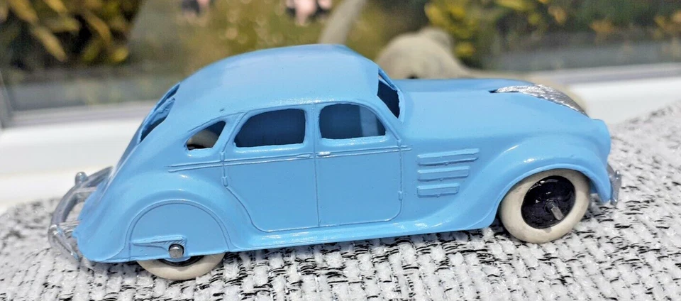 1:43 Dinky 30a Chrysler Airflow Perfect Condition in Blue Stunning - Imagem 1 de 4