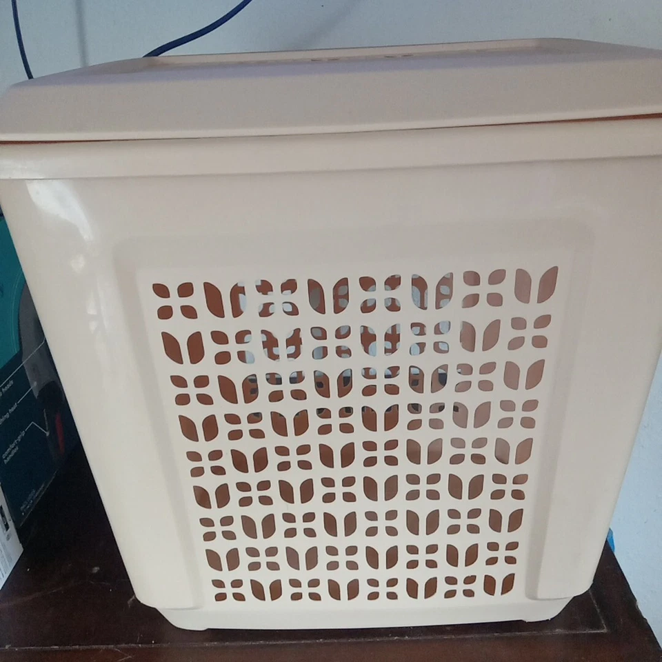 Cesto de lavanderia vintage retrô Rubbermaid 2787 flor de tulipa bege com tampa - Imagem 1 de 4