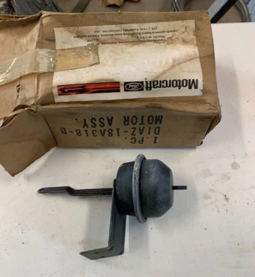 Válvula de vacío de puerta calefactora Ford LTD 1971-1973 D1AZ-18A318-B como nueva de stock Foto 1 de 3