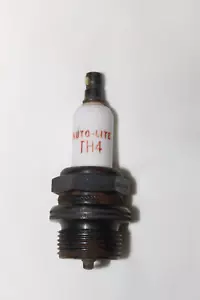 2 -VINTAGE EARLY Rare Auto Lite TH4 Heavy Duty Spark Plug 55/64 inch Memorabilia - Picture 1 of 10
