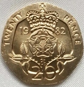 CROWNED TUDOR ROSE 20p COIN 1982 FIRST ISSUE twenty pence elizabeth II