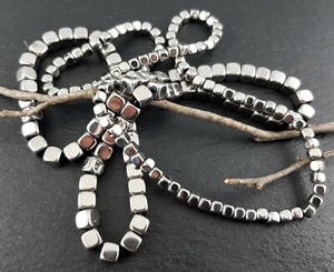 Hämatit Perlen Würfel platin 4/6mm SERAJOSY Zwischenperlen - Bild 1 von 1