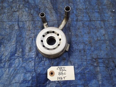 94-01 JDM Acura Integra GSR engine oil cooler housing OEM B18C B18C1 VTEC motor Foto 1 de 4