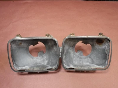 Jeep Cherokee XJ 84-96 Headlight Buckets Pair Factory OEM Free Ship - Image 1 of 4