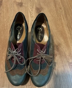 Earthies Suede Leather Heels Size 8.5M - Picture 1 of 4