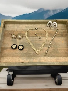 vintage faux pearl jewelry lot - Picture 1 of 6