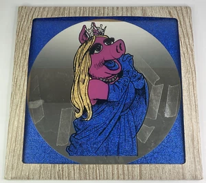 Specchio carnevale vintage Miss Piggy con cornice in cartone 13 x 13 quadrato anni 70 - Foto 1 di 6