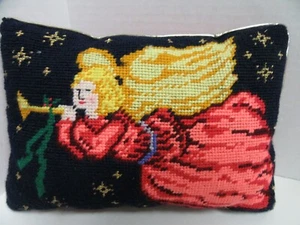 Nadelspitze Weihnachtskissen Engel mit Horn goldene Sterne rot Samtrücken 10x7 - Bild 1 von 2