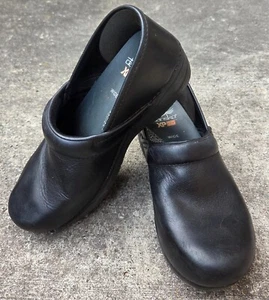 Scarpe zoccoli donna Dansko XP 20 in pelle nera misura 38 larghe US 7,5-8 - Foto 1 di 8