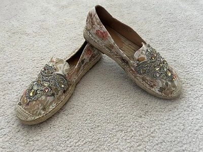 Sapato Feminino Espadrille J. Renee' GORDANA Bege Renda Floral Frisado 10 M - Imagem 1 de 4