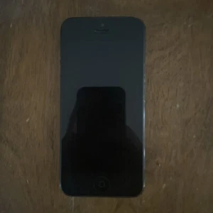 Apple iPhone 5 - 16GB - Black & Slate A1428 Disabled - Picture 1 of 3