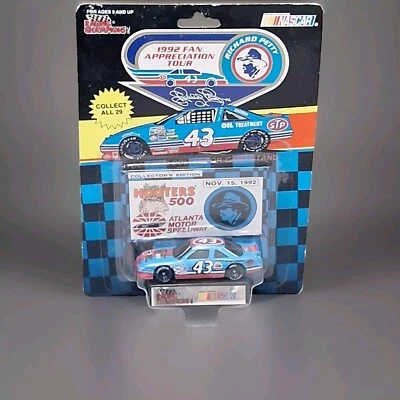 Richard Petty 1992 Fan Appreciation Tour Hooters 500 Racing Champions 1/64 New - Image 1 of 4
