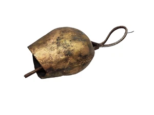 Superb Quality and Vintage Charm – Antique Cowbell with Strong Durable Leather - Picture 1 of 6