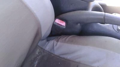 Receptor de hebilla de cinturón de seguridad delantero derecho pasajero Saturn Sl2 2000-2002 OEM negro Foto 1 de 4