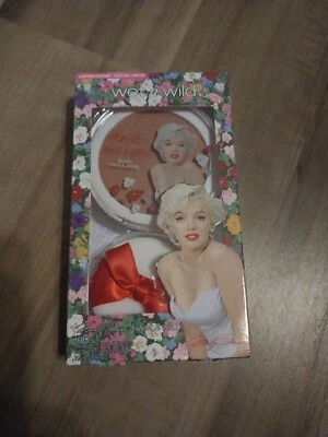 Wet N Wild X Marilyn Monroe Blush and Sponge Limited Edition Set New Holiday - Image 1 of 2