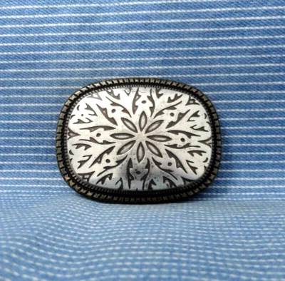 Western Starburst Dress Belt Buckle Classic Retro Floral Cowboy Vtg 80s  .GTA353 - Image 1 of 4