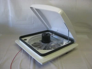 Ventilador de techo para autocaravana cámper Hengs 14"x 14" 3 salidas - 2 pulgadas 12 V tracción delantera/rev tapa blanca con moldura de 6" - Imagen 1 de 5