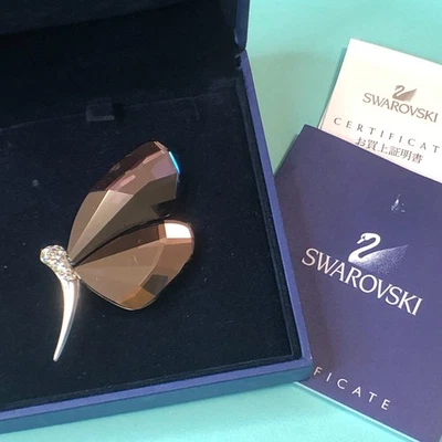 Broche broche mariposa SWAROVSKI caja cristal Austria insectos DIANORA púrpura 903654 Foto 1 de 4