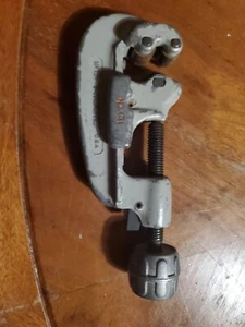 RIDGID USA PIPE CUTTER N0.131 1/4" TO 1 5/8" - Picture 1 of 2