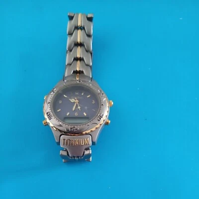 Reloj de titanio Phillip Persio para caballero Foto 1 de 4