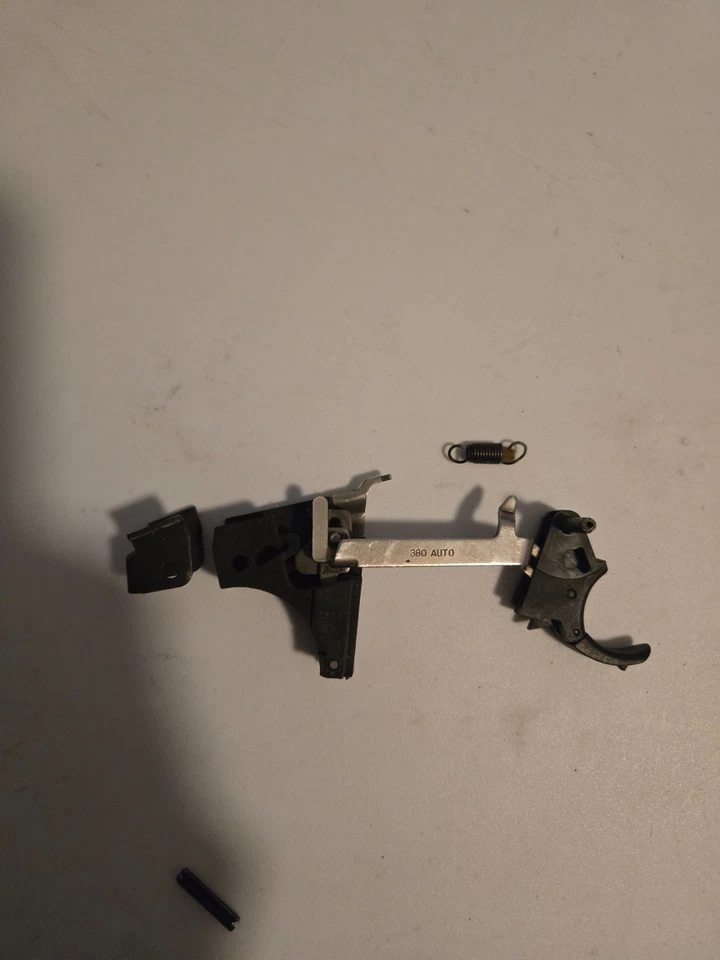 Conjunto de gatillo S&W Sw380 Sigma y piezas de riel trasero OEM Foto 1 de 3