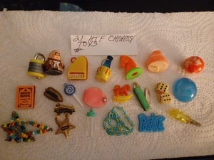 VINTAGE HARD TO FIND GUMBALL/VENDING CHARMS/TOYS LOT OF 21 - Picture 1 of 4
