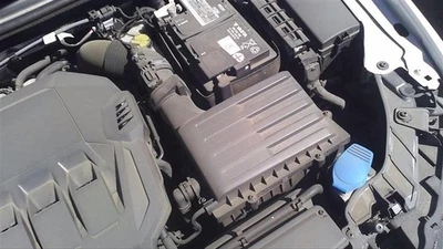 Conjunto de filtro de aire usado se adapta a: Audi A3 México 2020 construido VIN 3er dígito grado Foto 1 de 4