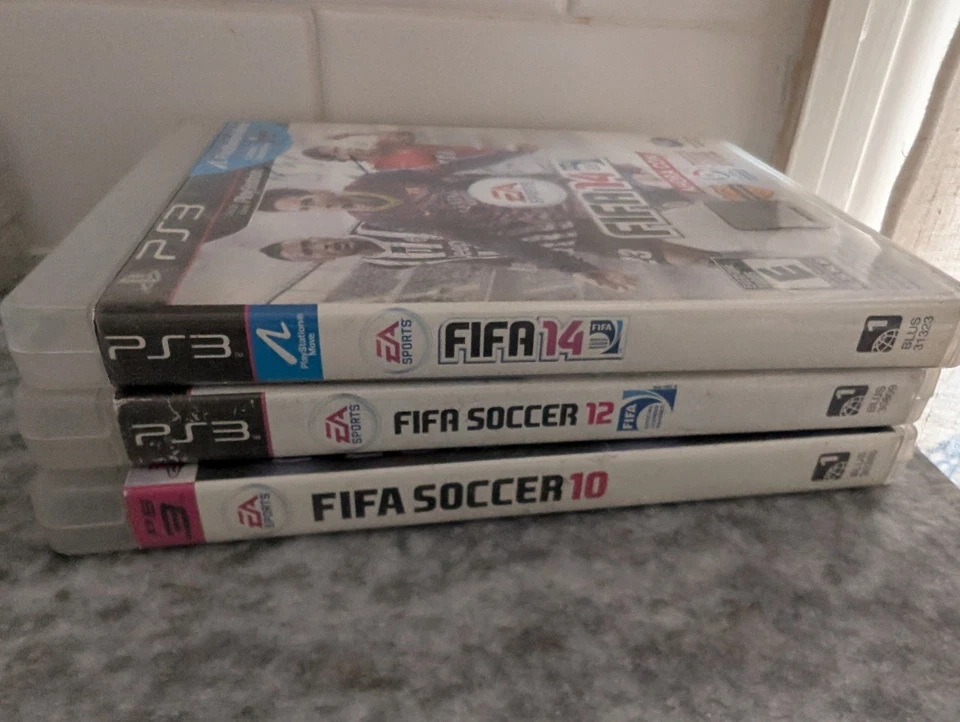PS3 Playstation 3 LOTE de 3 FIFA Soccer 10, 12, 14 EA Sports Foto 1 de 1