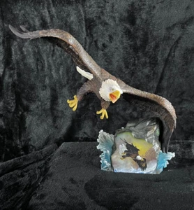 2007 Bradford Exchange Coastal Hunter-Winged Protectors Edition Eagle Sculpture - Picture 1 of 15