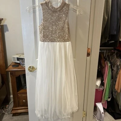 girls long gold dress formal Size 7 - Image 1 of 4