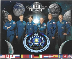 cosmonaut Gennady Padalka "Expedition & Soyuz" Genuine signed 10"x 8" COA W38711 - Picture 1 of 1