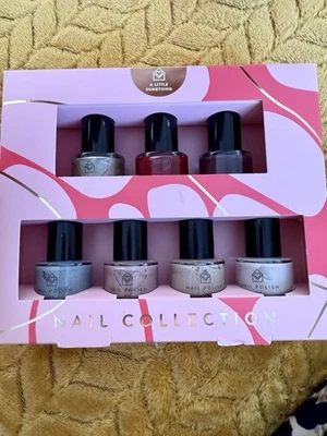 Nail Polish Varnish Boots a little something nail varnish collection 7 x 4.0 ml - Image 1 of 2
