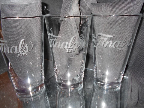 2015 2017 2018 NBA FINALS CHAMPIONS GOLDEN STATE WARRIORS ETCHED 16 PINT GLASSES Cover