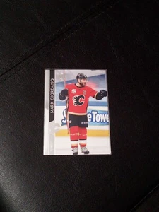 Tarjeta coleccionable Mark Giordano NHL hockey cubierta superior hockey casi como nueva - Imagen 1 de 2