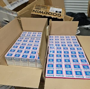 90x  Crompton Light Bulb Round 25w 45mm dia BC-B22d 240v - Picture 1 of 4