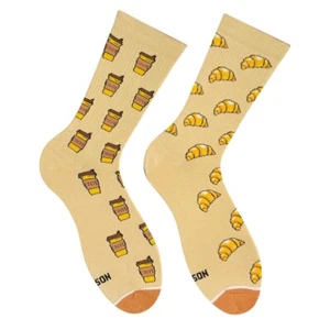 Kaffee mit Croissant beige Socken. Skurriler Baumwolldruck | Stylisch für Feinschmecker - Bild 1 von 2