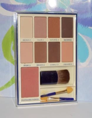 ESTEE LAUDER Potpourri Passion Blushing Natural Cheekcolor With 8 EyeShadows - Image 1 of 3
