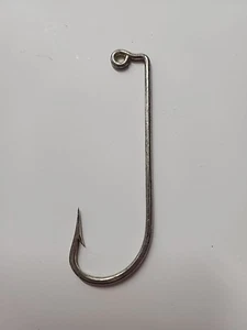 Mustad Saltwater 90 Degree 8/0 Jig Hook - Pack of 100 - Picture 1 of 1
