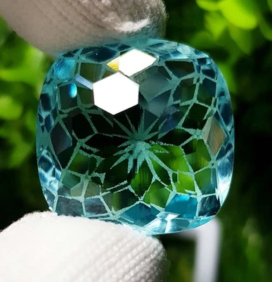 33Ct Beautiful!!Sky Blue High Quality Eye Clean Aquamarine Carving Cut 21x21x12m - Image 1 of 4
