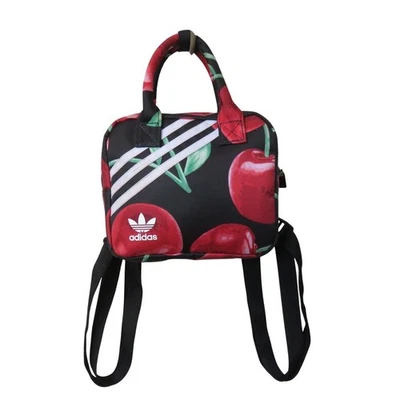 Bolsa Adidas Her Studio London mini mochila estampa cereja preto vermelho listras brancas - Imagem 1 de 4